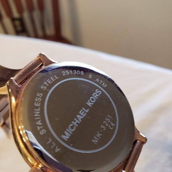 Watch - Picture 3 of 4